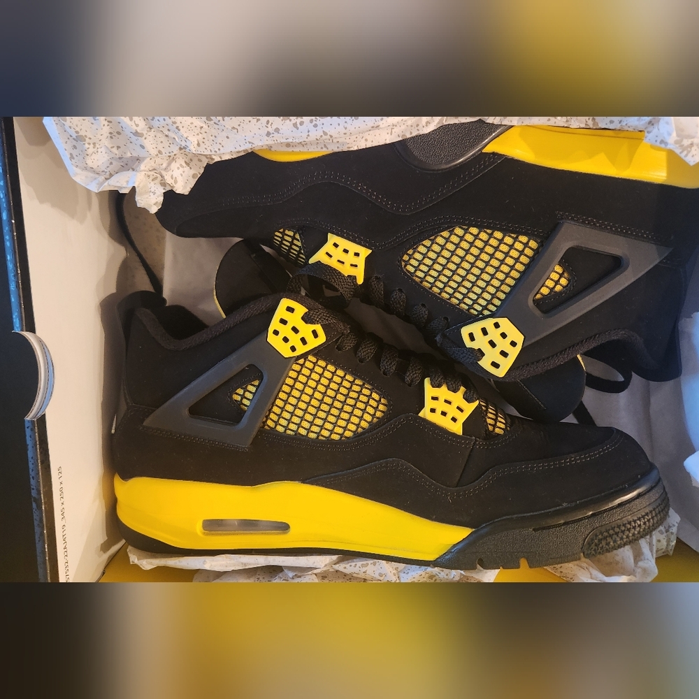 Jordan Air 4 Retro Black and Yellow